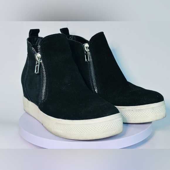 Steve Madden Wedges Metal Side Zip Sneaker Black Suede - Picture 4 of 8